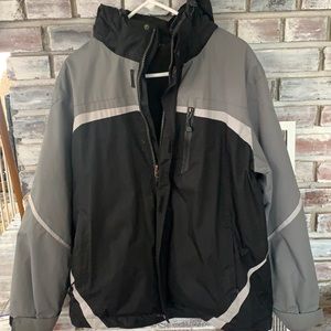 Men’s hooded 2 in 1 fleece lined coat with shell. Size large. Great condition.